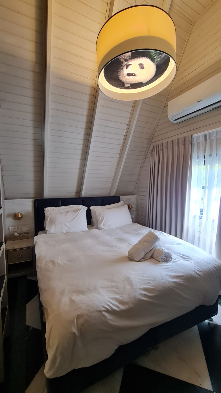 בקתת דלקס עם בריכה ומרפסת (10)