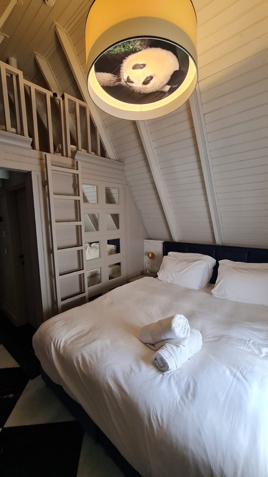 בקתת דלקס עם בריכה ומרפסת (5)